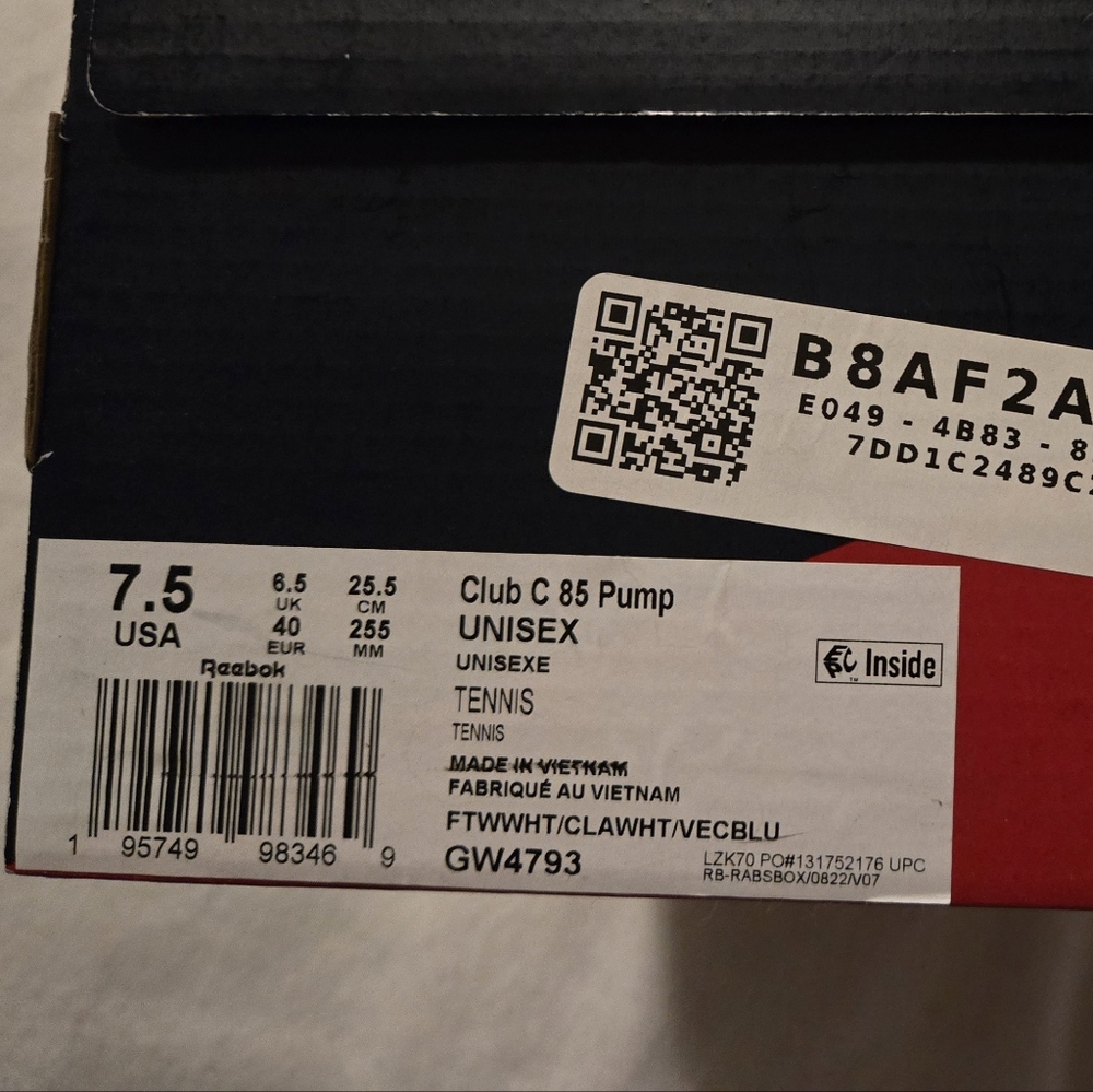 Reebok White and Red Athletic Shoes - Picture 3 of 8